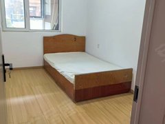 沂源河西沂源二中香麓园三室，全套家具14000可议出租房源真实图片