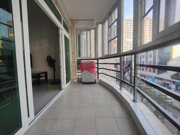 珠海香洲凤凰北阳光地带急租阳光地带 电梯全新大两房 拎包入住 看房