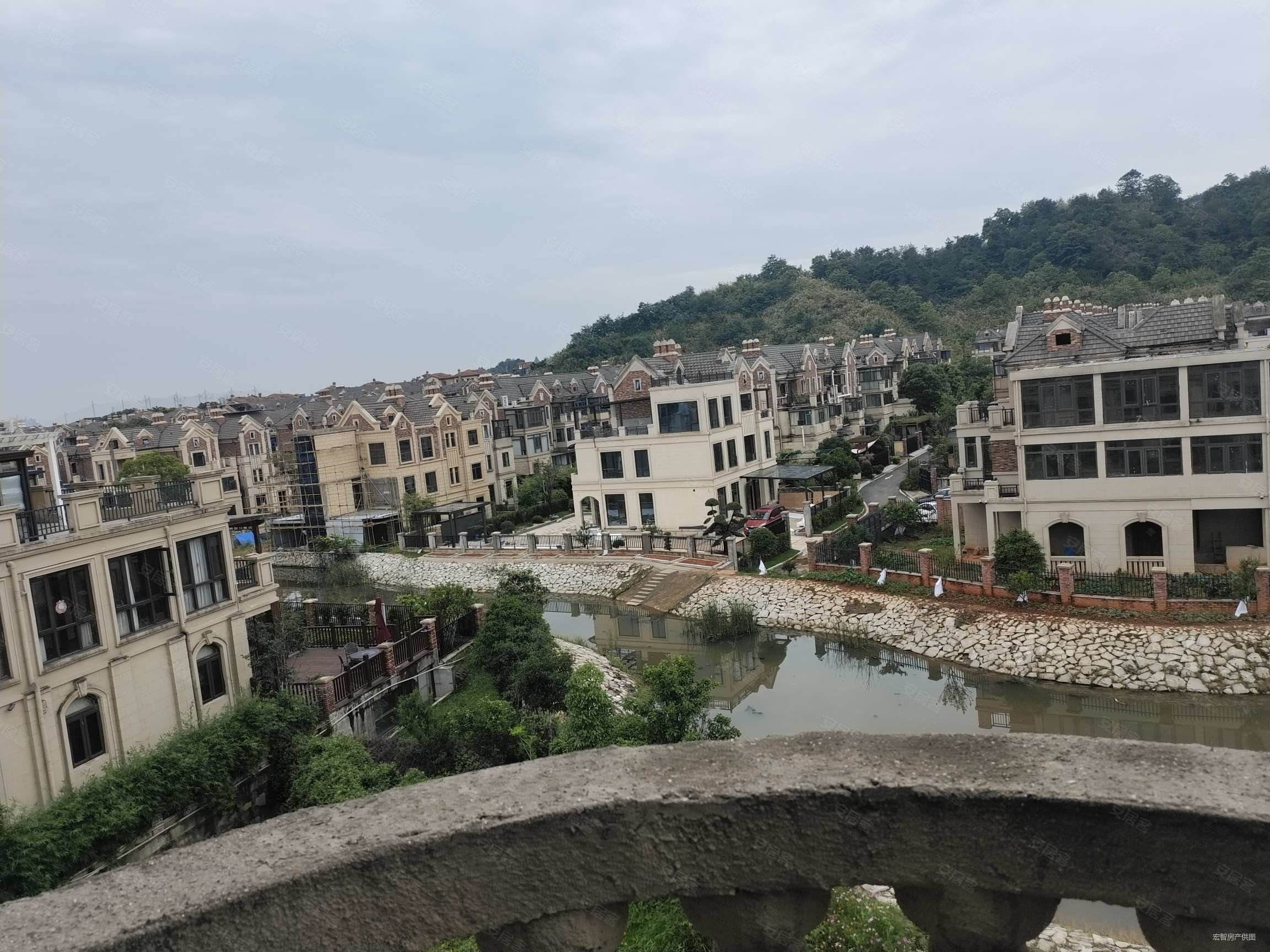 保利半山国际兰乔圣菲别墅