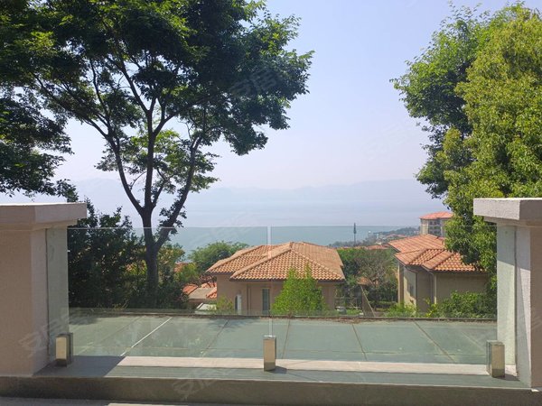 玉溪澄江澄江城区中国抚仙湖国际旅游度假社区(别墅)一线湖景房 休闲