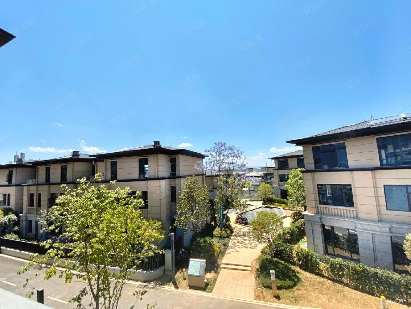 经投湖山望(别墅)4室2厅3卫220㎡南北286万