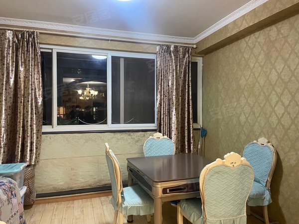 泸州江阳城西灏景尊城酒城大道 灏景尊城精装大三房出租 2000元每月