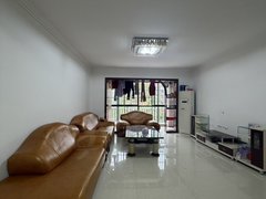 河池金城江金城江城区金龙湾电梯四房，2000月出租房源真实图片