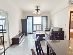 桂林叠彩沃尔玛沃尔玛后面和平佳园电梯精装朝南两房拎包入住1700元急租出租房源真实图片