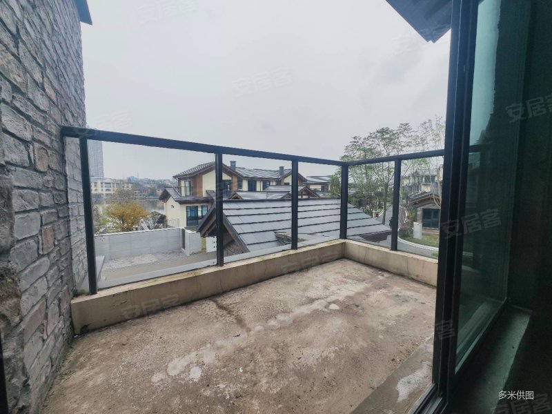 璧山必看湖山别墅,超大花园,露台多,独门独院,带车位,东亚白云湖(别墅