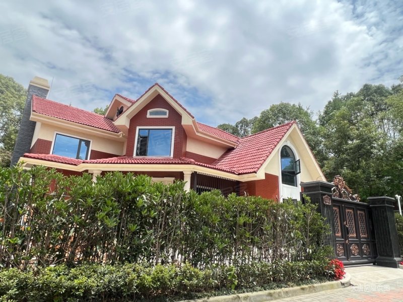 南北通透,维也纳森林别墅二手房,615万,4室2厅,4卫,421平米-成都安居