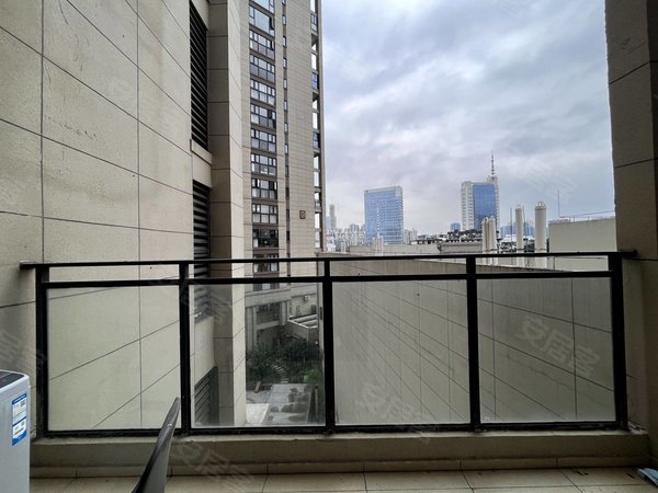 连江路五里亭世茂璀璨天城区医院地铁口复式4房3卫