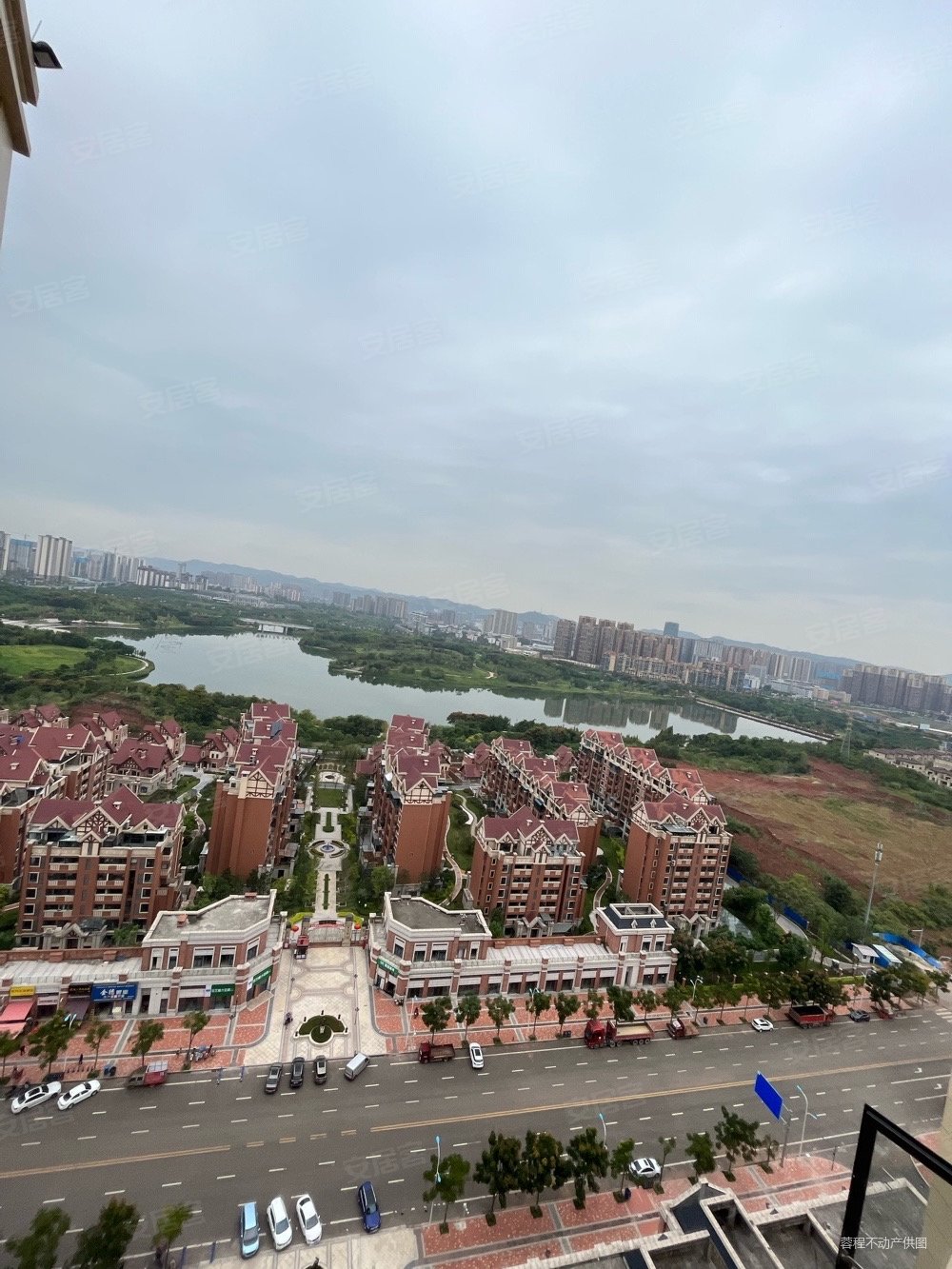 铁投碧水云天4室2厅2卫130㎡南北79.8万