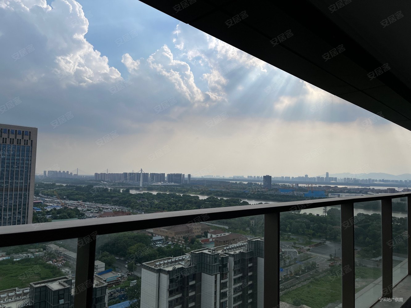 看房有钥匙,苏宁檀悦(南区)二手房,1500万,5室2厅,3卫,244平米-南京