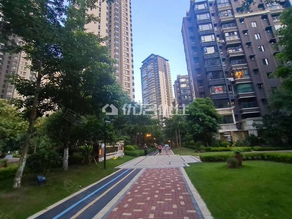 南宁良庆良庆镇万科公园里总部基地附近万科公园里三房两卫拎包入住