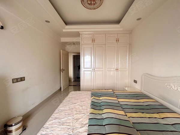 泉州石狮石狮泰禾广场状元福邸状元府邸2房精装月租2500押一付三出租