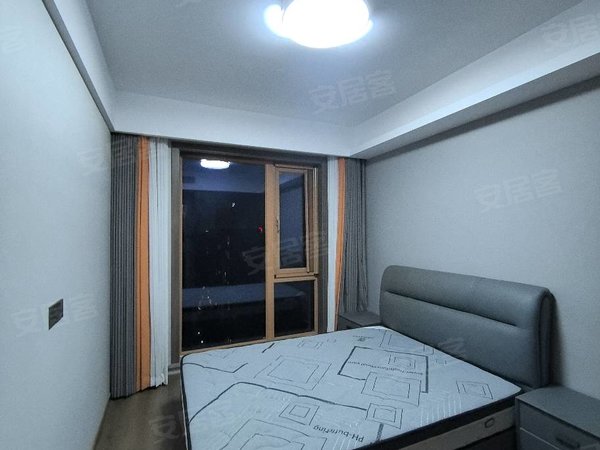 金华东阳横店秦王公馆秦王公馆大3房带衣帽间!精装修!品牌的家具家电齐全!拎包入住出租房源真实图片