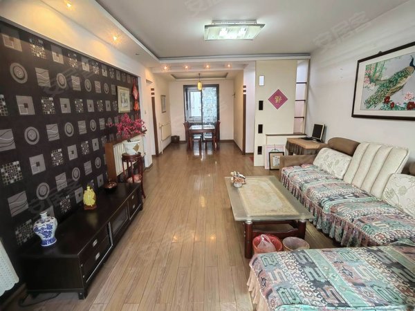 青岛李沧金水路明秀山庄明秀山庄多层套二  视线好  拎包入住  年物业