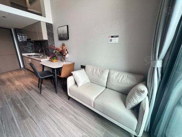 深圳龙岗坂田华为荔枝苑西区坂田小区复式一房一厅民水民电 车位充足