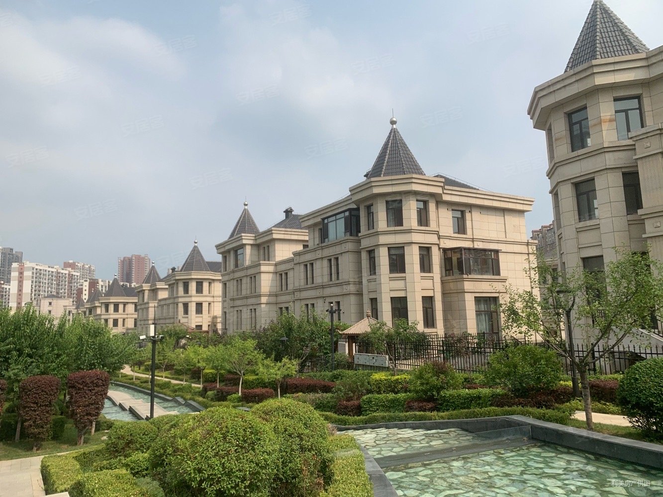 皇冠壹品 134平101万 前排无遮挡 四期