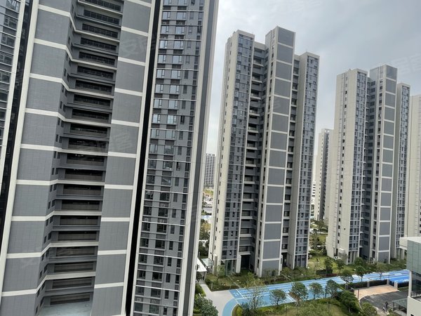 珠海金湾航空新城卓越旭辉江屿海房源采光好,南北通透,业主诚意出出租