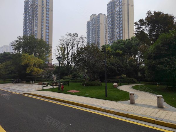 余姚余姚市区嘉悦广场兰馨公寓万达商圈,姚江学校附近,兰馨公寓两室