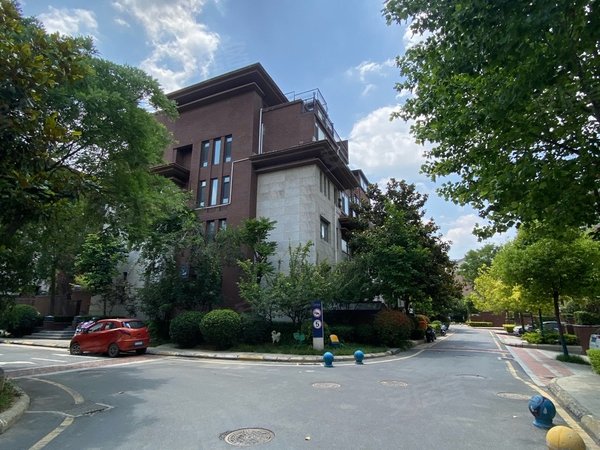 郑州惠济北大学城天地湾禧苑(别墅)天地湾别墅,280平,上下3层豪华装修