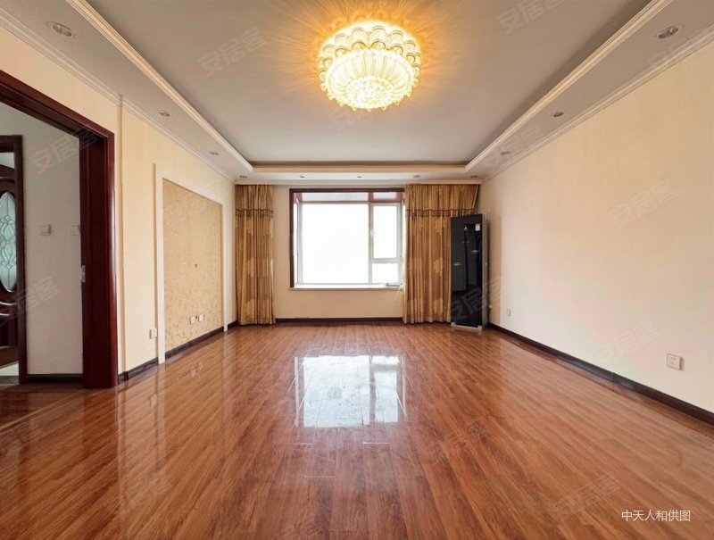 锦都家园3室2厅2卫131.93㎡南北129.9万