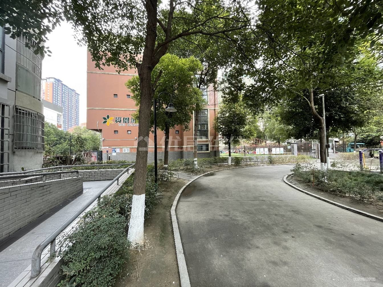 急售滨江世纪花园89平方66万两室朝南