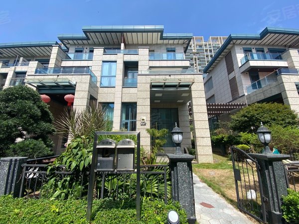 深圳南山后海三湘海尚(别墅)前后带院子,多个露台,一部电梯一部楼梯