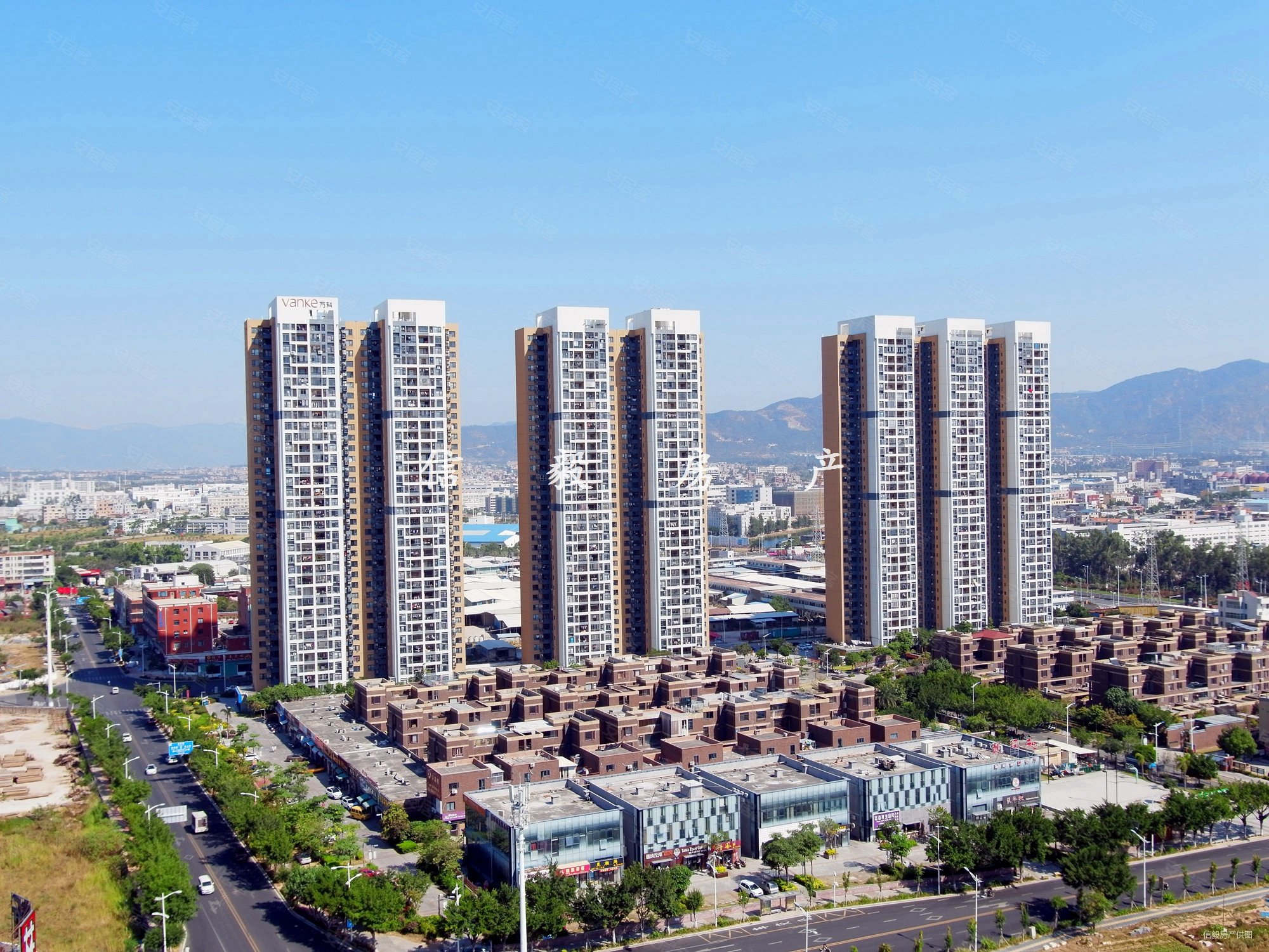 万科金色悦城3室2厅2卫106.23㎡南北220万