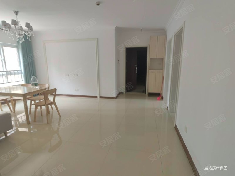 徐州房产网>徐州二手房>泉山二手房>火花二手房>荣盛城麓山荣郡>800