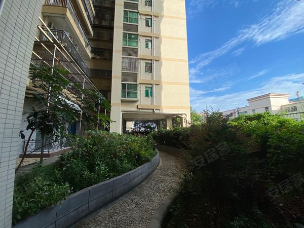 深圳龙华清湖贤华名苑地铁口空中花园小区3房,空房出租,可以授权学校