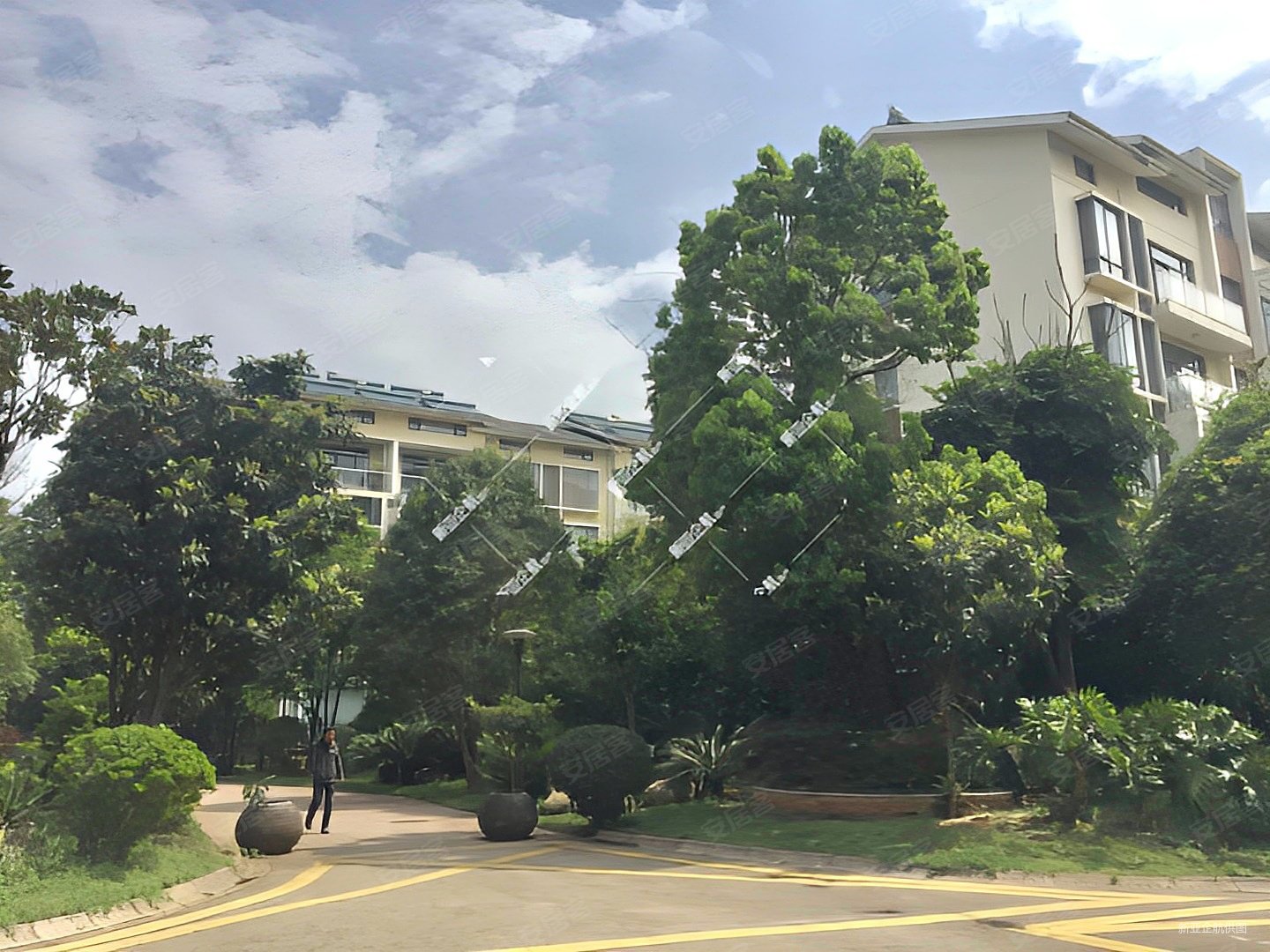 度假区滇池卫城蓝湾花园100平满两年看房子联系方便