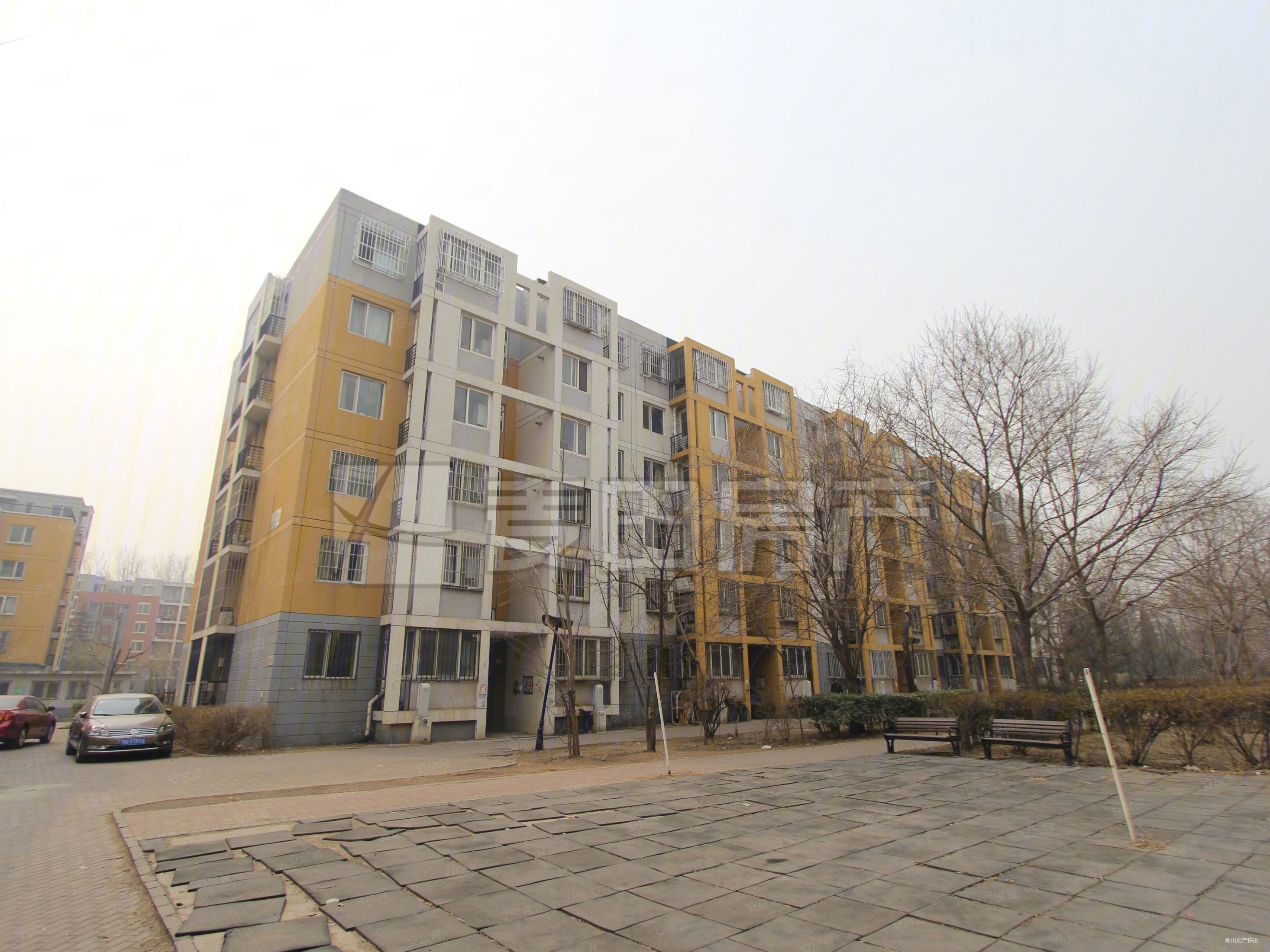 龙腾苑六区3室2厅2卫141.19㎡南北605万