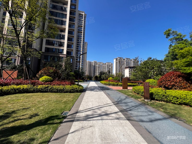 四房788万美的国宾府装修保养新业主诚心出售