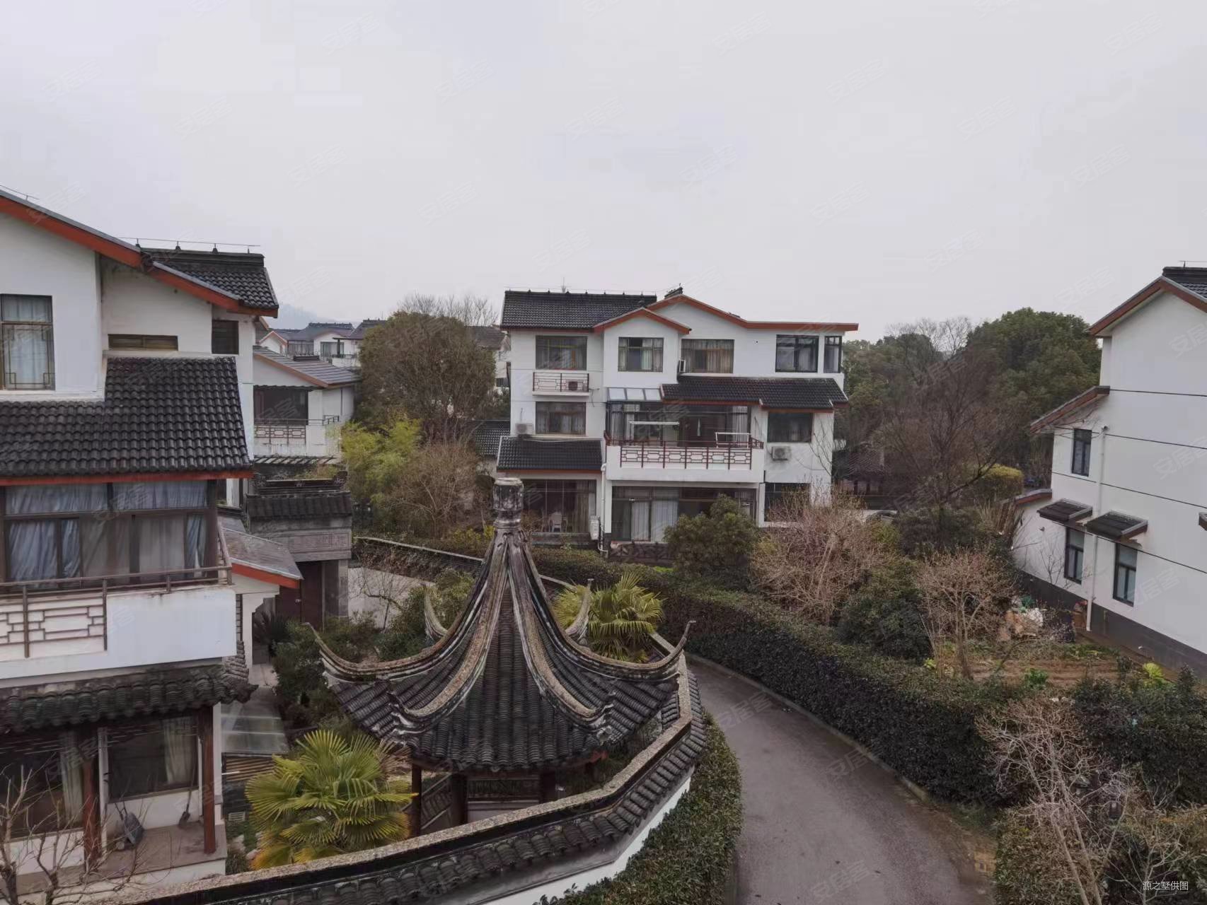 东山景园独栋别墅花园560平苏州太湖东山宾馆旁方便看房