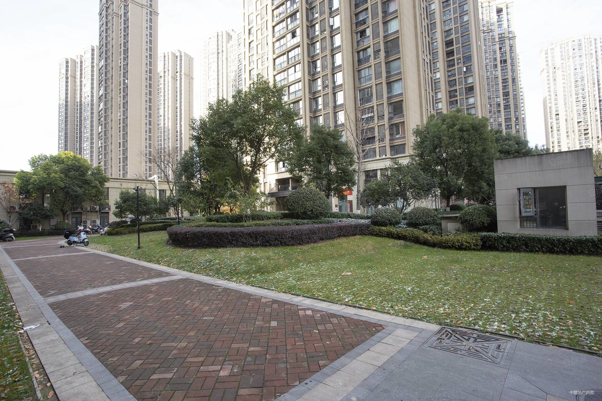 保利东郡 双卫格局 南北通透 交通便捷 高楼层视野无遮挡