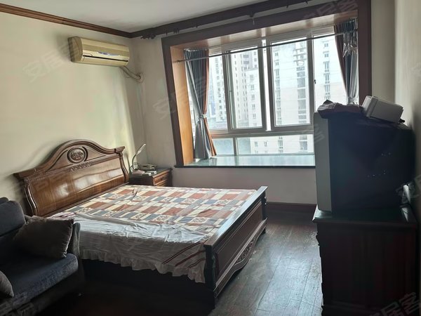 上海黄浦五里桥江南新苑看房有钥匙 电梯中区采光好 有车位 出门4号线