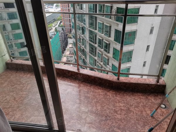 深圳福田皇岗港田花园福田口岸,两房一厅,高层采光好,户型方正,看房