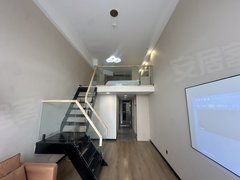 日照东港新市区华润中心a座loft出租 家具家电齐全，拎包入住交通便利出租房源真实图片