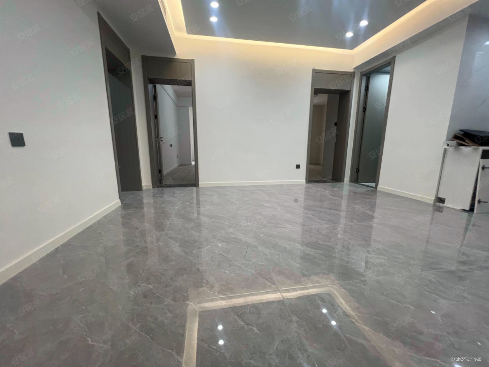 鞍山商圈 8号线鞍山新村地铁口 精装电梯三房 全南边套全明,三峰大厦