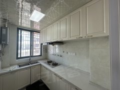 大丰开发区城区蝴蝶湾 楼梯4楼 精装3室 家电齐全 拎包入住出租房源真实图片