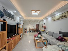 天门竟陵竟陵城区新城天中附近电梯精装四房 拎包入住出租房源真实图片