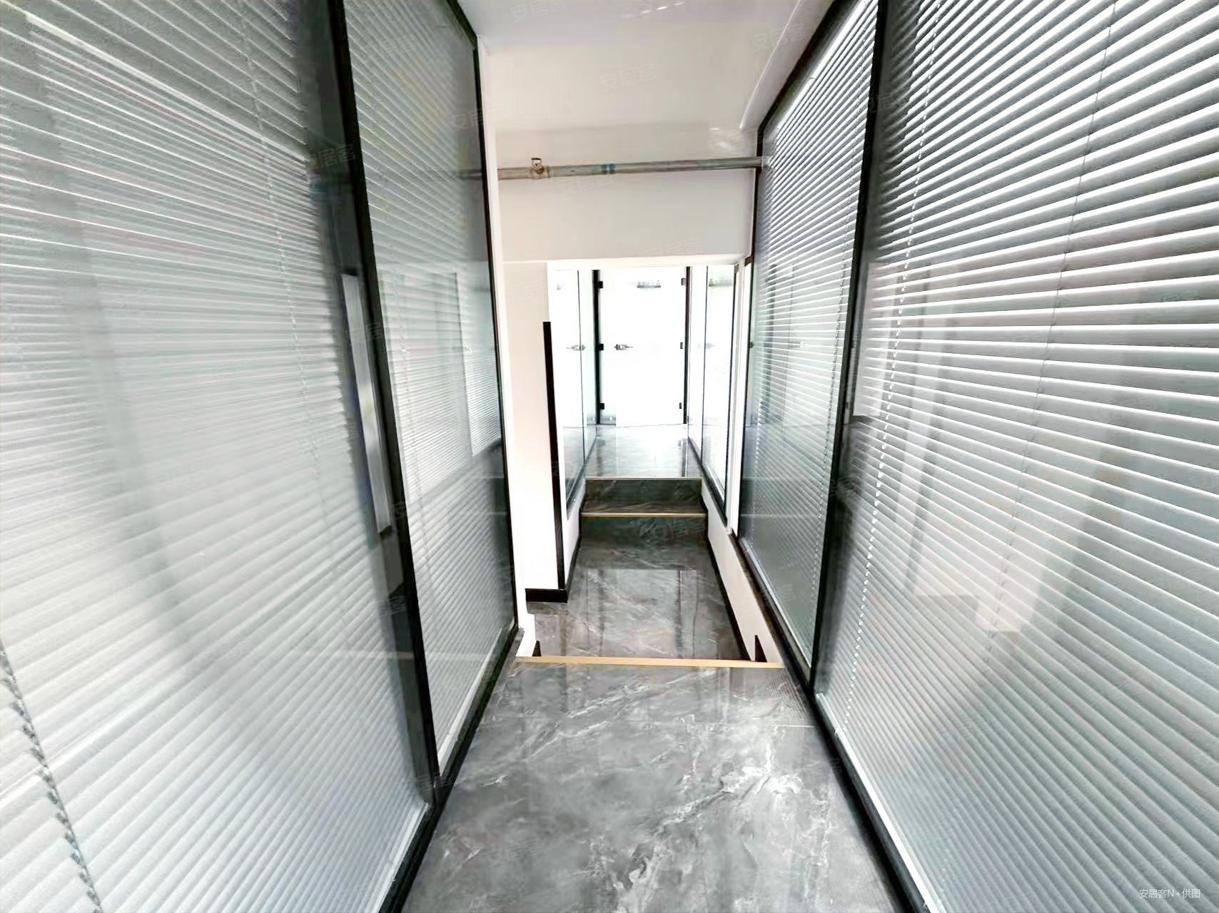 招商碧桂园依云四季(商住楼)5室1厅1卫40.78㎡南115万