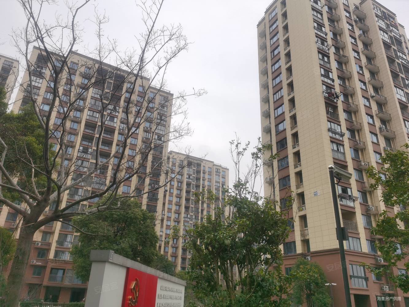 下应中心位置次新小区君睿名苑小两房无装修诚心出售有钥匙