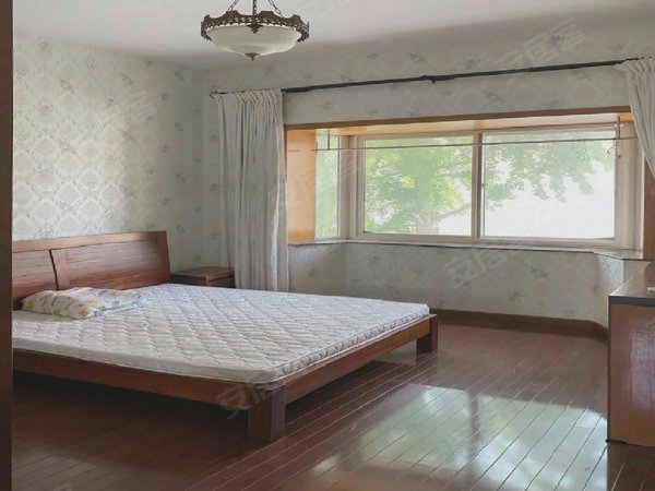 西山独栋京香花园 大双拼面积900平门口6个车位可两套一起租