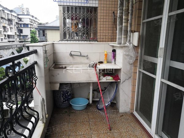 福州鼓楼东街锦绣华庭接送鼓一小 福三中 一梯两户 精装修四房 出现