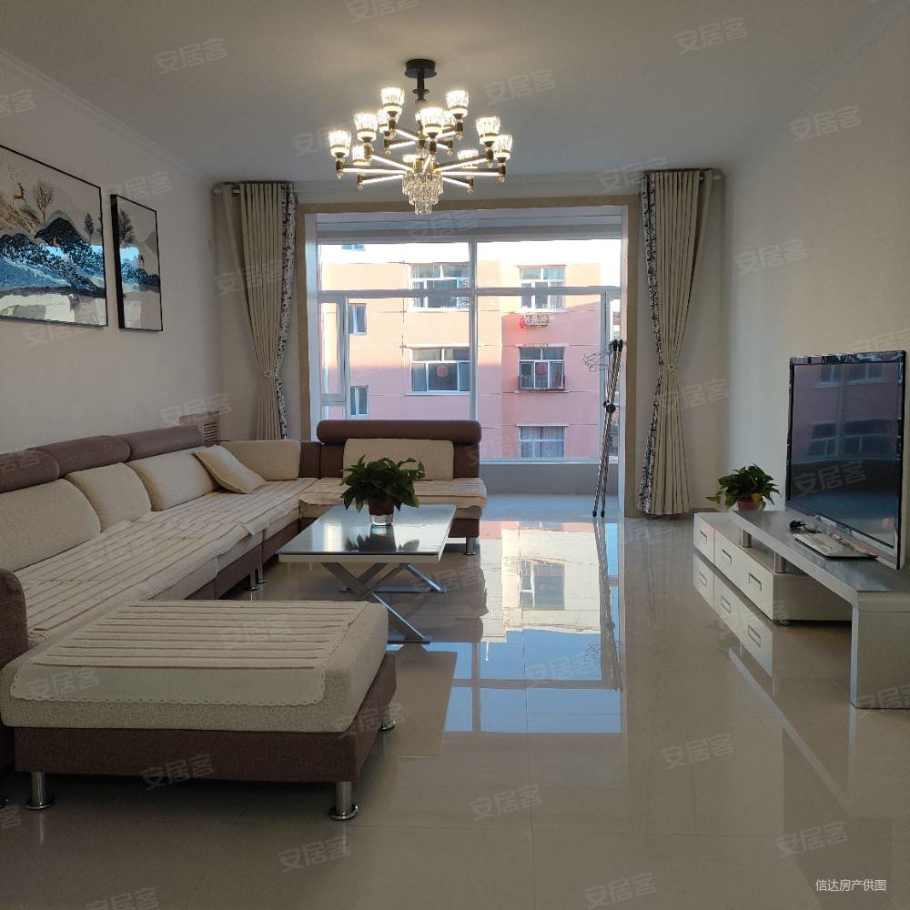 亿嘉名仕3室2厅1卫120㎡南北45万