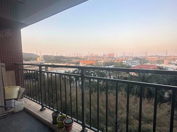 深圳龙华观澜尚品雅居观澜章阁富士康华为基地小区房三房一厅出租房源