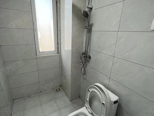 无中介钱湖北路地铁站宁波鄞州宝龙广场宋诏桥医院可短租