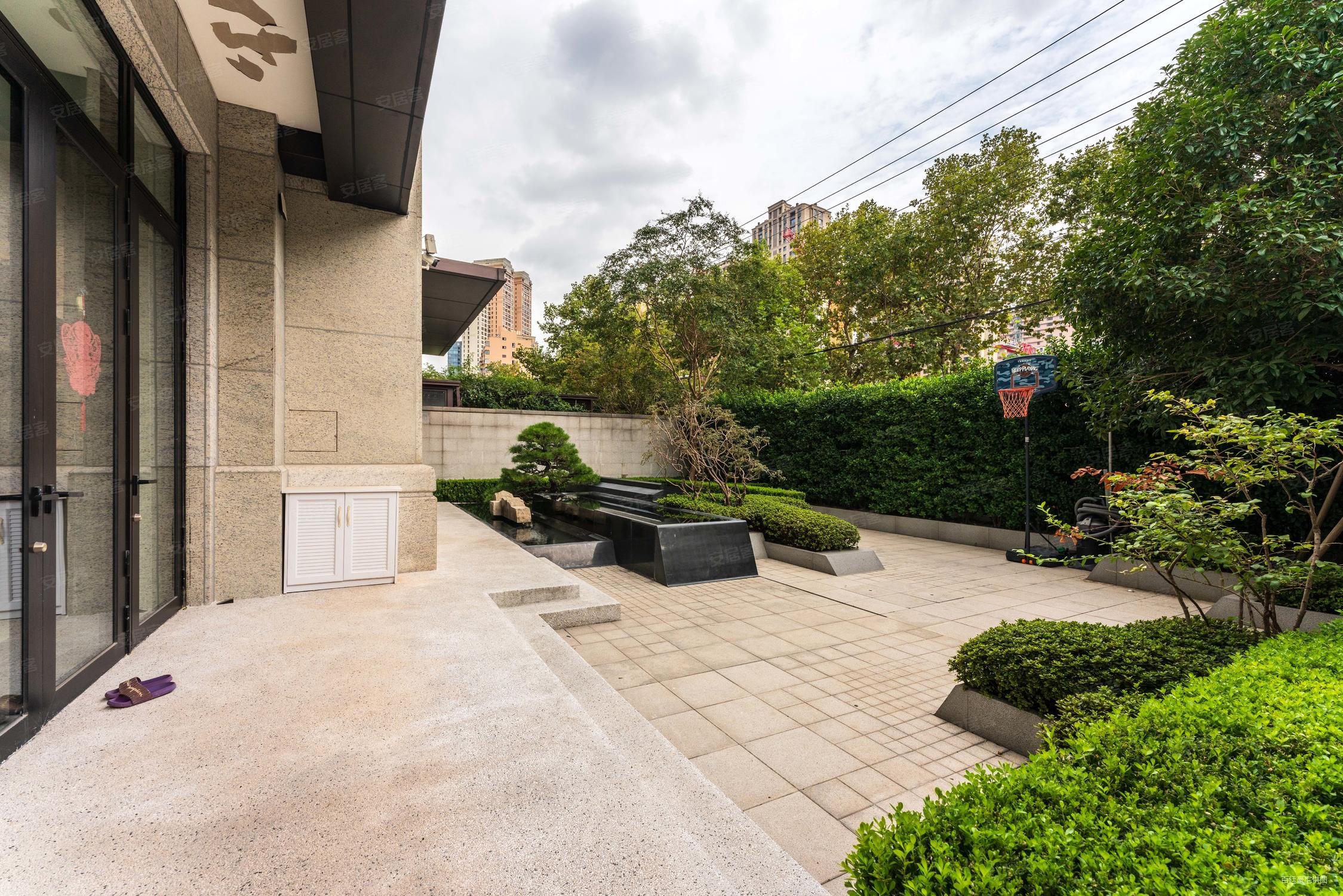 翠湖天地隽荟都5室3厅5卫823.26㎡南15000万