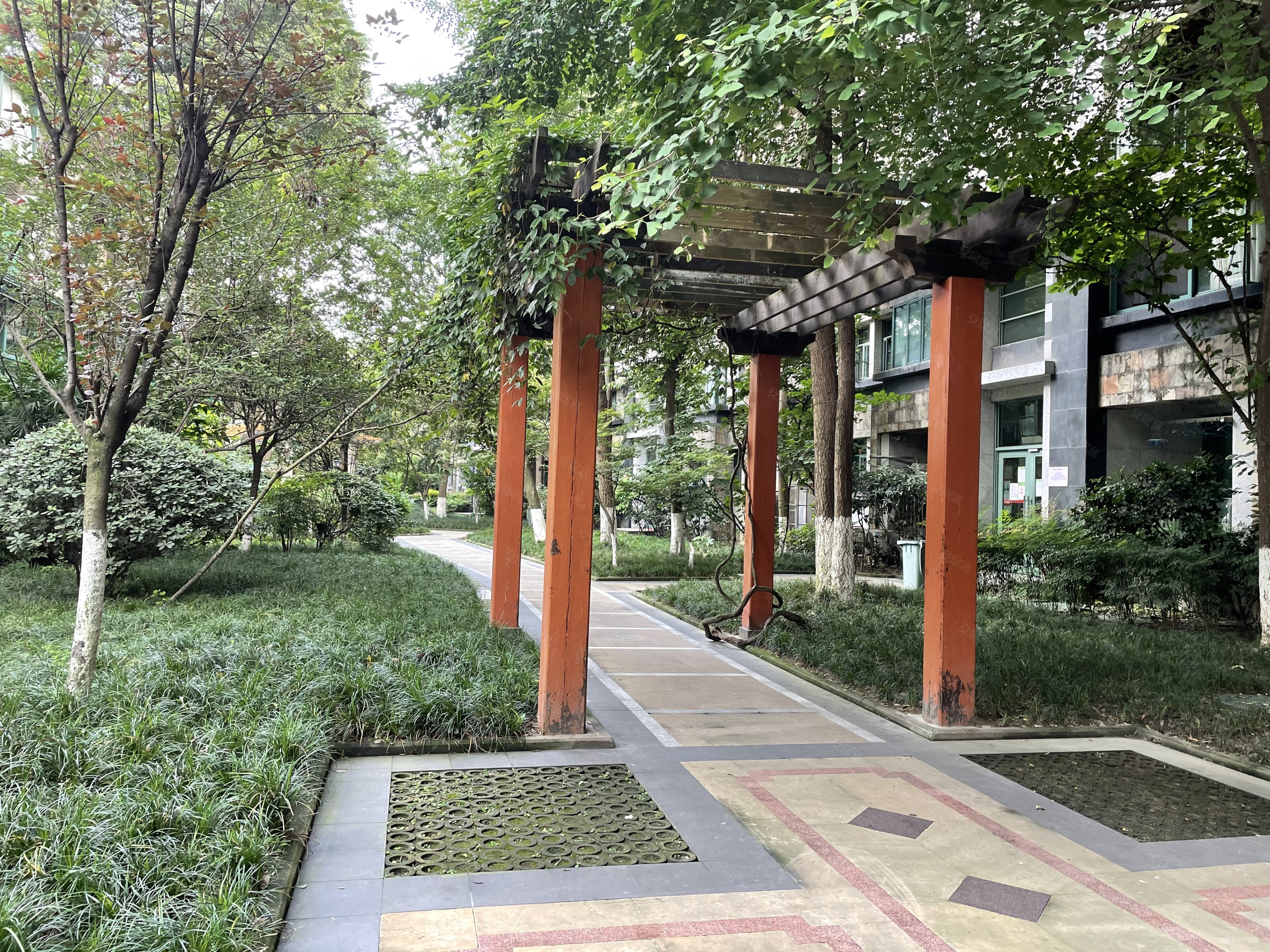 中海名城3室2厅2卫户型方正朝东满五业主诚心出售