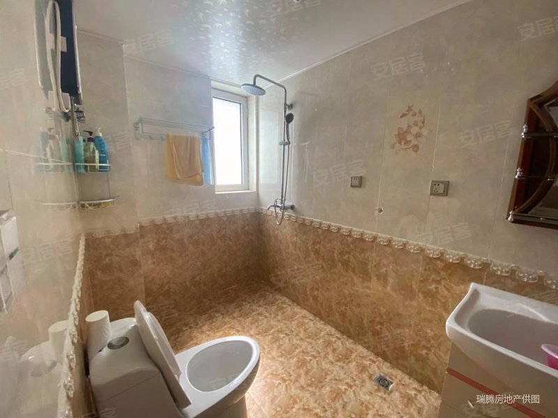 轻轨站 家装海景房 大方 交通方便 精装修 拎包入住 配套齐,麓岛兰湾