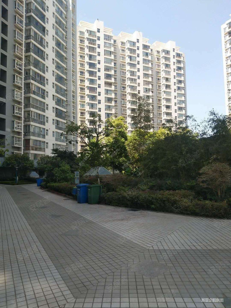 南北西山区政府精装城市领地4房11楼1399平199万